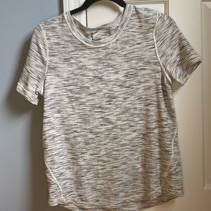 Women’s lulu lemon workout tee shirt